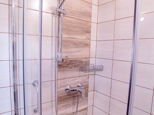 Három a Kislány Panzió : photo 2 de la chambre appartement - rez-de-chaussée