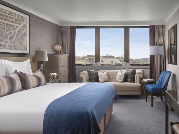 InterContinental Hotels - Edinburgh The George, an IHG Hotel : photo 1 de la chambre chambre lit king-size premium - vue sur ville