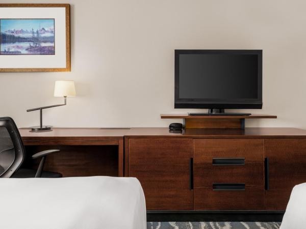 Travelodge by Wyndham Calgary South : photo 1 de la chambre chambre deluxe avec 2 lits queen-size - non-fumeurs