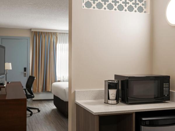 Travelodge by Wyndham Calgary South : photo 3 de la chambre chambre 2 lits queen-size - non-fumeurs