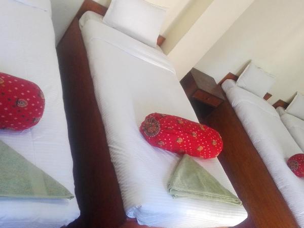 Hotel Sisters Home : photo 2 de la chambre chambre quadruple avec balcon 