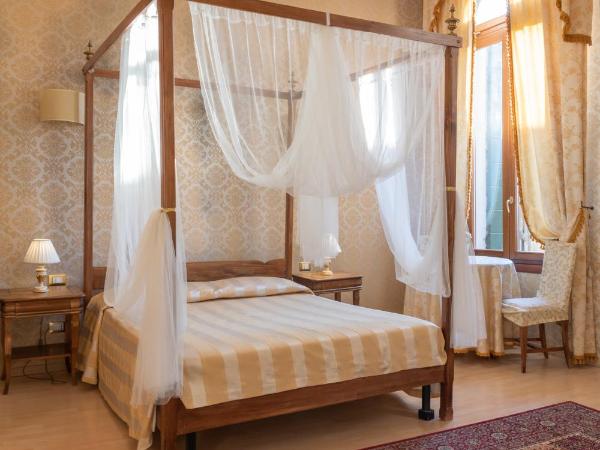 Dimora Al Doge Beato vista canale : photo 1 de la chambre suite deluxe avec lit king-size