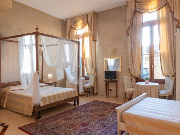 Dimora Al Doge Beato vista canale : photo 2 de la chambre suite deluxe avec lit king-size