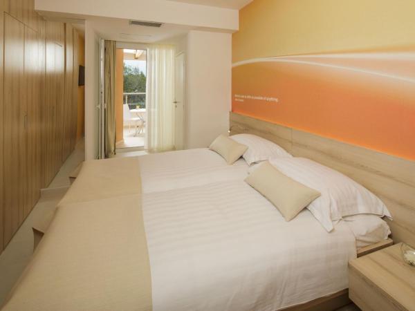 Residence Umag Plava Laguna : photo 1 de la chambre chambre communicante classique avec balcon - côté parc