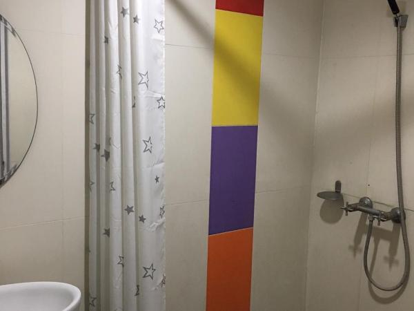 Highway Hotel : photo 3 de la chambre chambre deluxe double ou lits jumeaux