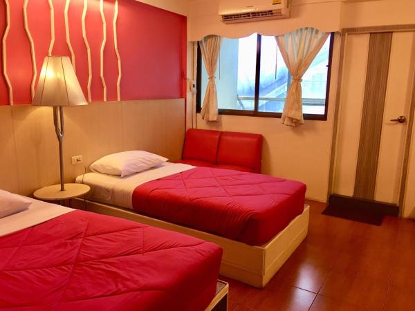 Highway Hotel : photo 3 de la chambre chambre lits jumeaux chic de luxe 