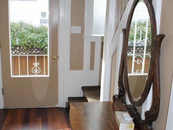 James Bay Inn Hotel, Suites & Cottage : photo 4 de la chambre studio lit queen-size