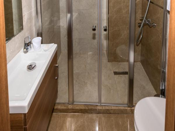 BGuest Hotel & Residence : photo 4 de la chambre chambre double