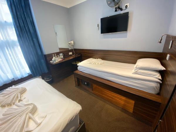 Crestfield Hotel : photo 9 de la chambre chambre triple