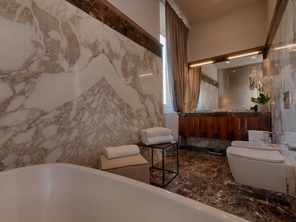 Donati Luxury Tower Suites : photo 4 de la chambre giotto - suite with duomo view