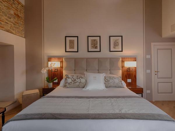 Donati Luxury Tower Suites : photo 9 de la chambre lorenzo il magnifico - deluxe suite duomo view with spa bath