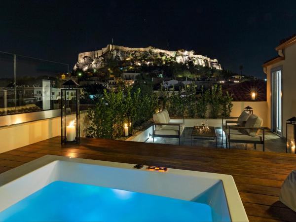 A77 Suites : photo 7 de la chambre suite typique avec jacuzzi privé - vue sur acropole