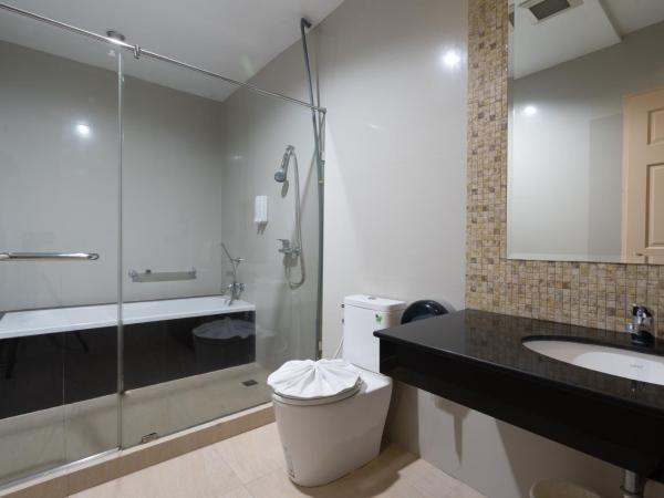 Greenview Ekkamai10 Suite : photo 5 de la chambre suite avec balcon