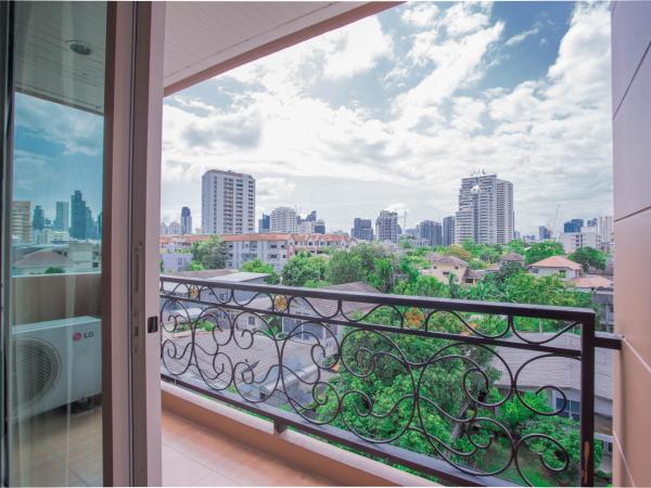 Greenview Ekkamai10 Suite : photo 5 de la chambre appartement avec balcon