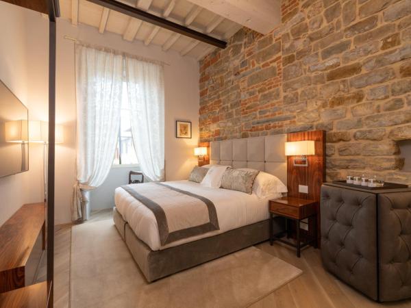 Donati Luxury Tower Suites : photo 1 de la chambre leonardo - deluxe king suite with duomo view