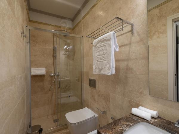 Donati Luxury Tower Suites : photo 4 de la chambre leonardo - deluxe king suite with duomo view