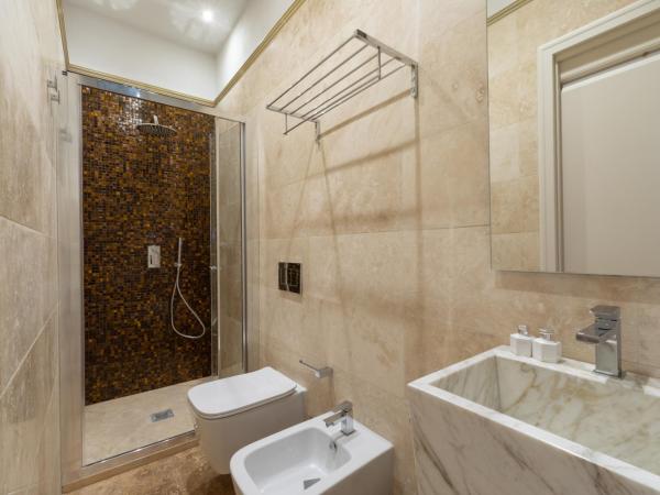 Donati Luxury Tower Suites : photo 5 de la chambre giorgio vasari - suite with private sauna and jacuzzi®