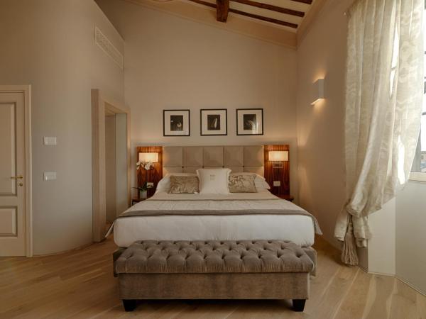Donati Luxury Tower Suites : photo 3 de la chambre brunelleschi - king suite duomo view with spa bath
