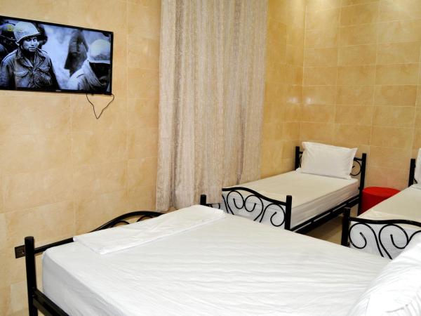 Résidence Miramare Marrakech : photo 6 de la chambre chambre triple avec salle de bains privative