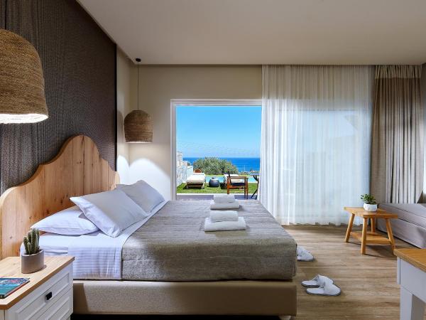 Marni Village : photo 3 de la chambre bungalow de luxe avec piscine à débordement privée