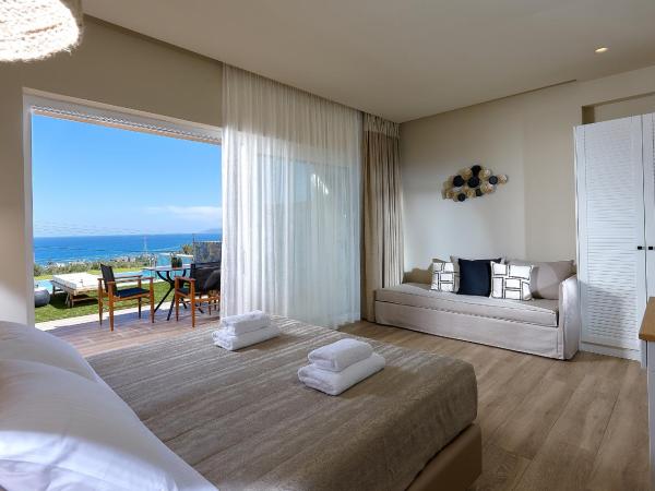 Marni Village : photo 2 de la chambre bungalow de luxe avec piscine à débordement privée