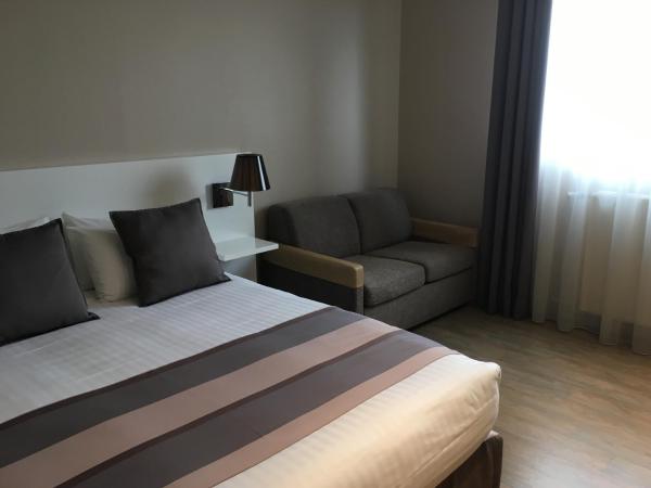 Hôtel Le Transatlantique - Lycée Hôtelier La Rochelle : photo 3 de la chambre chambre triple