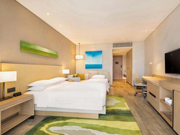 Hyatt Place Sanya City Center : photo 5 de la chambre chambre lits jumeaux avec canapé-lit