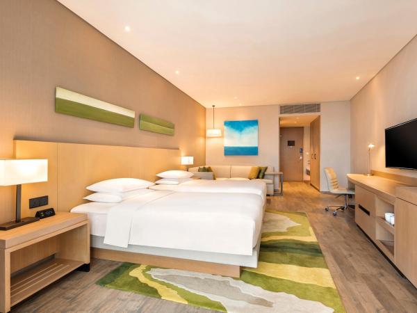 Hyatt Place Sanya City Center : photo 2 de la chambre chambre lits jumeaux avec canapé-lit