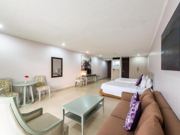 Hotel Tropicana Pattaya : photo 1 de la chambre suite junior premier