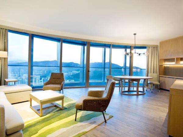 Hyatt Place Sanya City Center : photo 2 de la chambre suite lit king-size avec canapé-lit