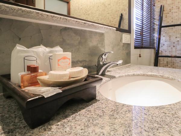 La Maison Hua Hin : photo 9 de la chambre chambre double ou lits jumeaux deluxe - vue sur piscine