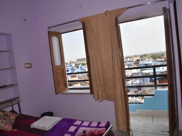 Sunshine Guest House & Restaurant : photo 5 de la chambre chambre double avec balcon