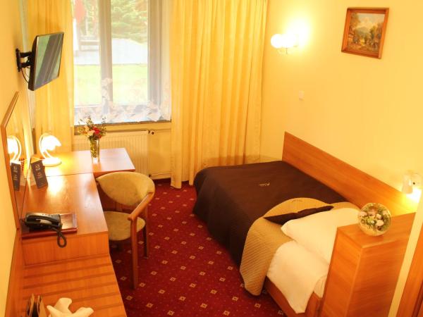 Kompleks Antałówka Termy & Med : photo 1 de la chambre single room with passage to zakopane baths