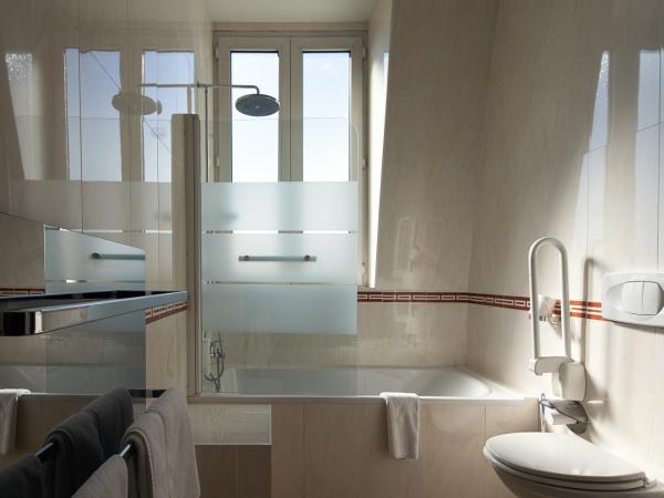 Best Western Central Hotel : photo 7 de la chambre chambre lit king-size familiale