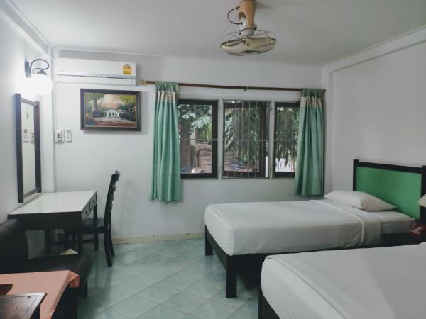 Changpuak Hotel : photo 2 de la chambre chambre lits jumeaux Économique