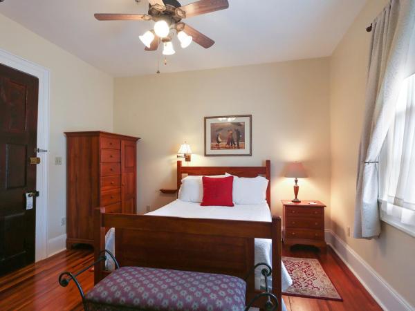 Elysian Fields Inn : photo 2 de la chambre chambre 204