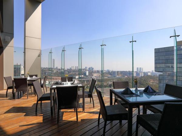 JW Marriott Hotel Mexico City Santa Fe : photo 2 de la chambre suite junior exécutive avec vue sur la ville