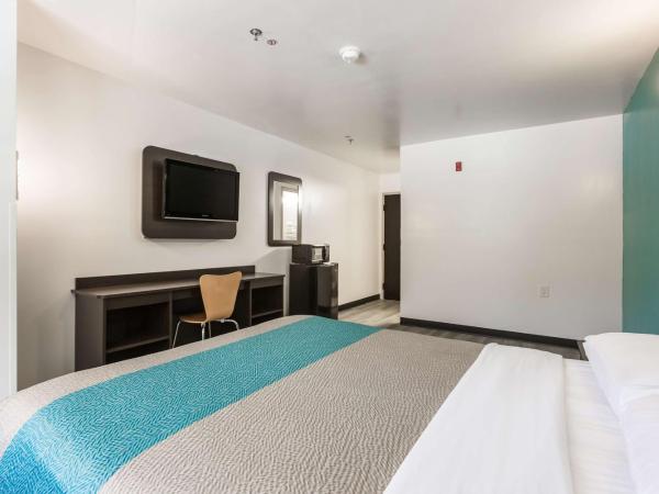 Motel 6-Smyrna, GA - Atlanta : photo 8 de la chambre chambre lit queen-size accessible aux personnes à mobilité réduite – non-fumeurs