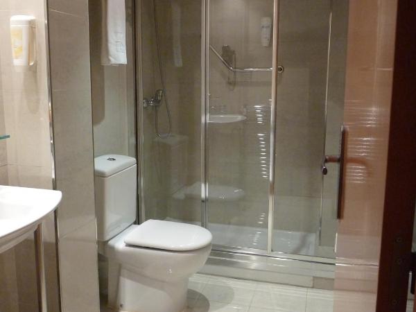 Hotel 4C Puerta Europa : photo 2 de la chambre chambre triple