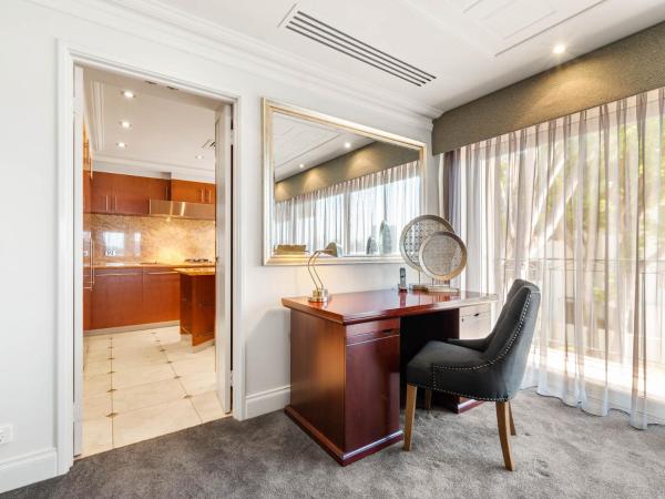 The Peninsula Riverside Serviced Apartments : photo 4 de la chambre grand one-bedroom suite with river view