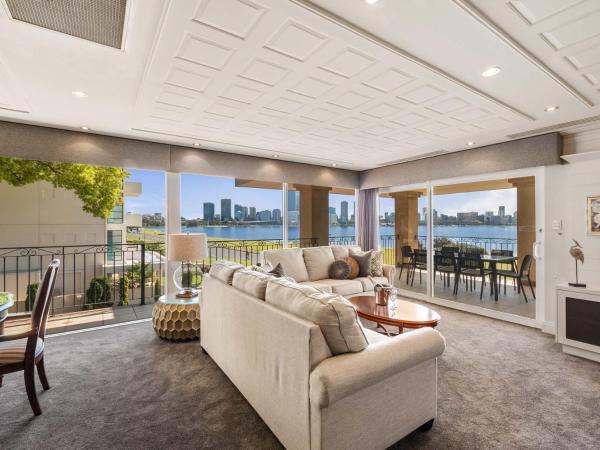 The Peninsula Riverside Serviced Apartments : photo 1 de la chambre grand one-bedroom suite with river view