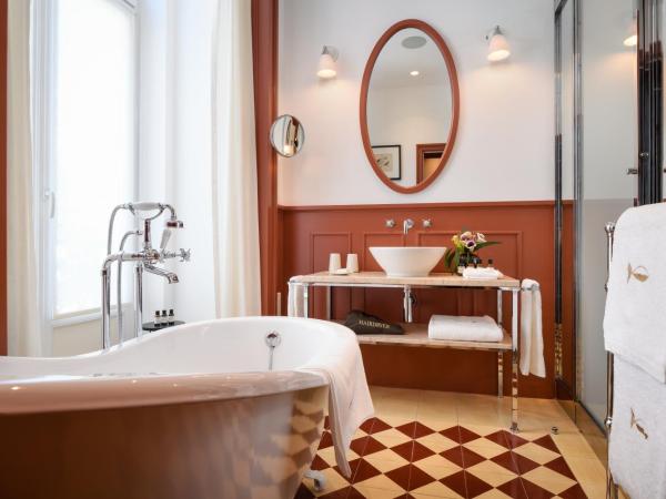 Bairro Alto Hotel : photo 3 de la chambre chambre double prestige - vue partielle sur place