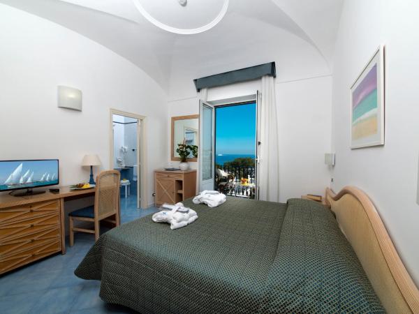 Hotel Floridiana Terme : photo 2 de la chambre chambre double - vue latérale sur mer