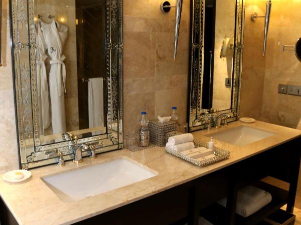 The Leela Palace Udaipur : photo 2 de la chambre chambre grand heritage avec balcon - vue sur lac