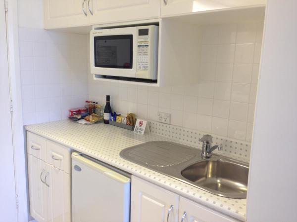 Coogee Sands Hotel & Apartments : photo 4 de la chambre studio lit queen-size de luxe 