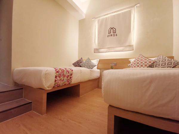 Oikos Poshtel : photo 3 de la chambre chambre lits jumeaux deluxe