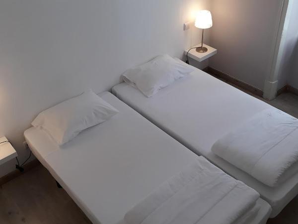 Hostel A Casa da Árvore : photo 2 de la chambre chambre double avec salle de bains privative extérieure