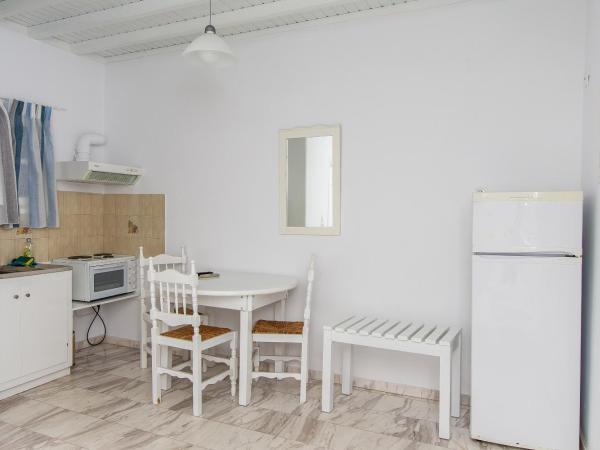 Mykonos Vouniotis Rooms : photo 4 de la chambre studio (4 adultes)