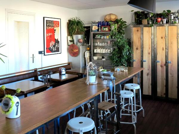 Les Abeilles : photo 5 de la chambre chambre quadruple avec salle de bains privative