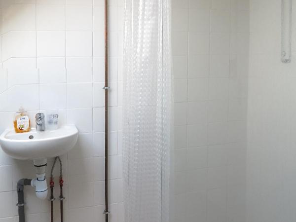 Les Abeilles : photo 5 de la chambre chambre triple - vue sur mer